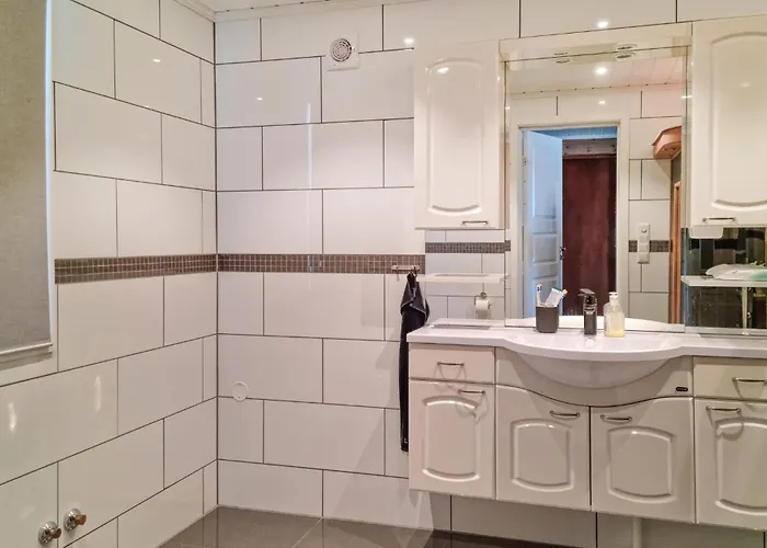 Vakantiehuis Stunning In With Wifi